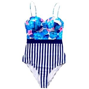 CUPSHE Blue Hibiscus Floral One Piece Plus Size Swimsuit size 0x